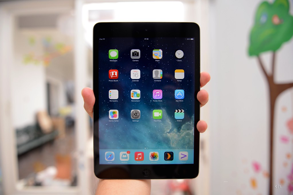 Apple iPad Mini 3 - Compact, Powerful Tablet FoneZone.ae